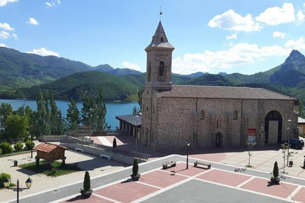 Piso En Picos De Europa - Riano Licencia Vut-Le-818 Apartment Exterior photo